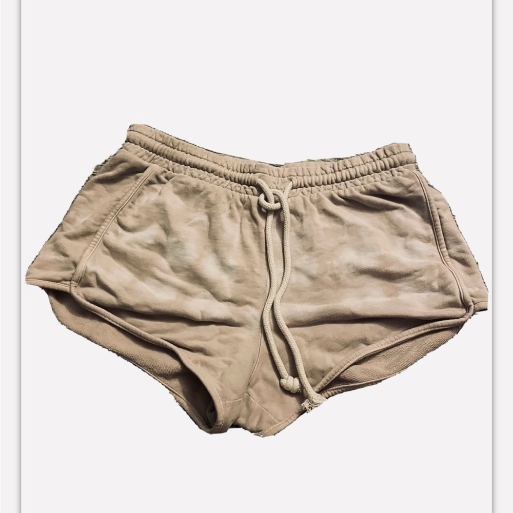 Universal threads (M) shorts